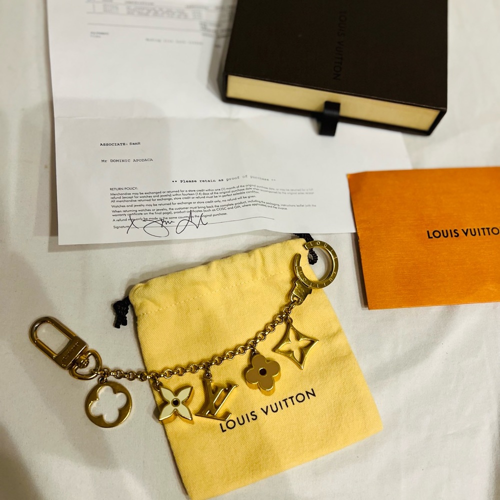 Louis Vuitton Fluer de monogram charm